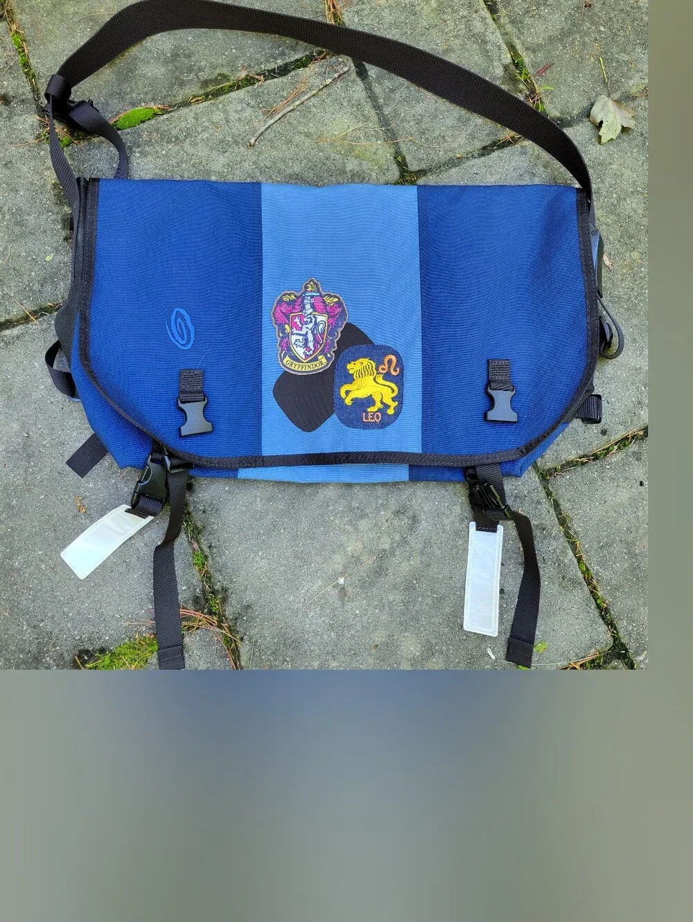 Timbuk2 Large Messenger Bag Crossbody Sling Blue Gryffindor Leo Lion Patches